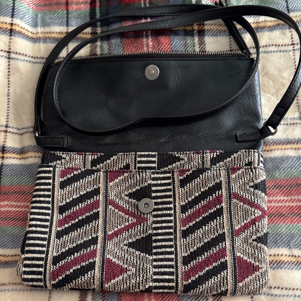 Geometric Patterned Black and Red Women's Bag